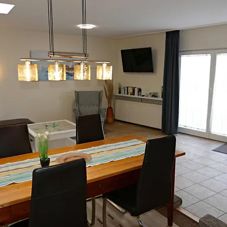 Lindenstra_e * Heringsdorf (Usedom)